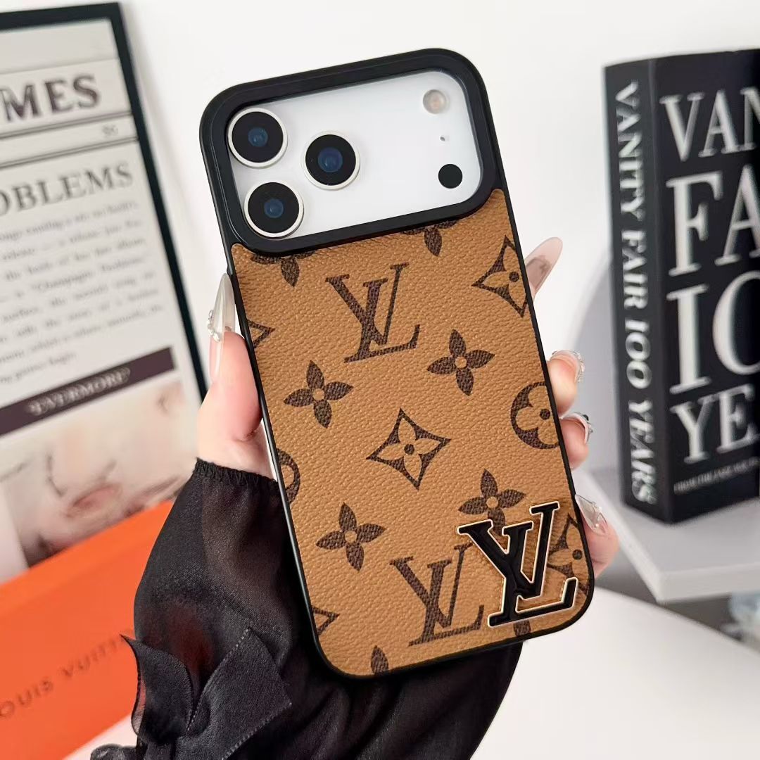 Luxury iPhone Case for iPhone 17 / 16 / 15 / 14 – Premium Designer Cover