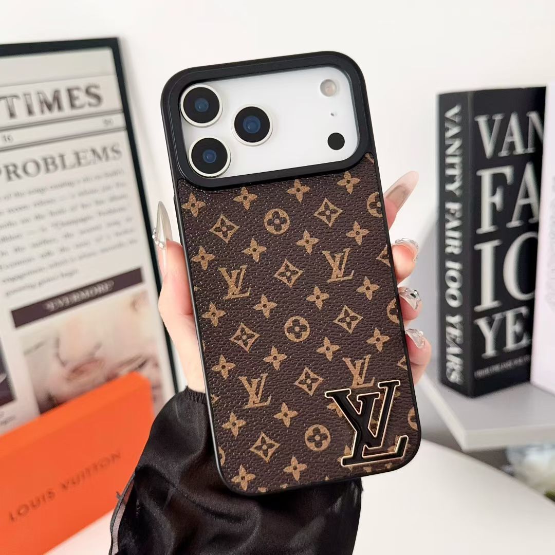 Luxury iPhone Case for iPhone 17 / 16 / 15 / 14 – Premium Designer Cover