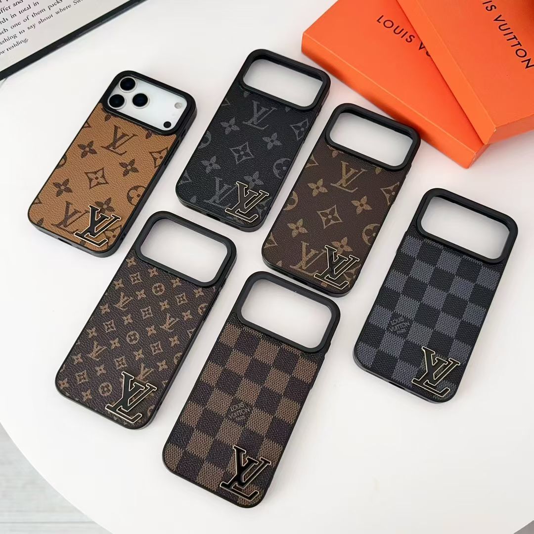 Luxury iPhone Case for iPhone 17 / 16 / 15 / 14 – Premium Designer Cover