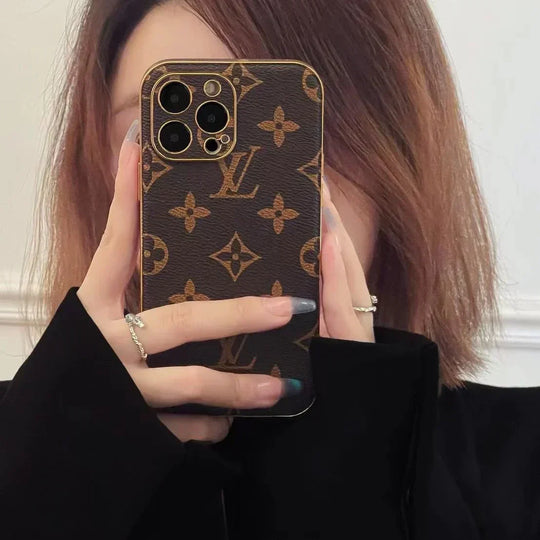 Luxury Monogram iPhone 17 Case – Elegant Designer Protection for Daily Use