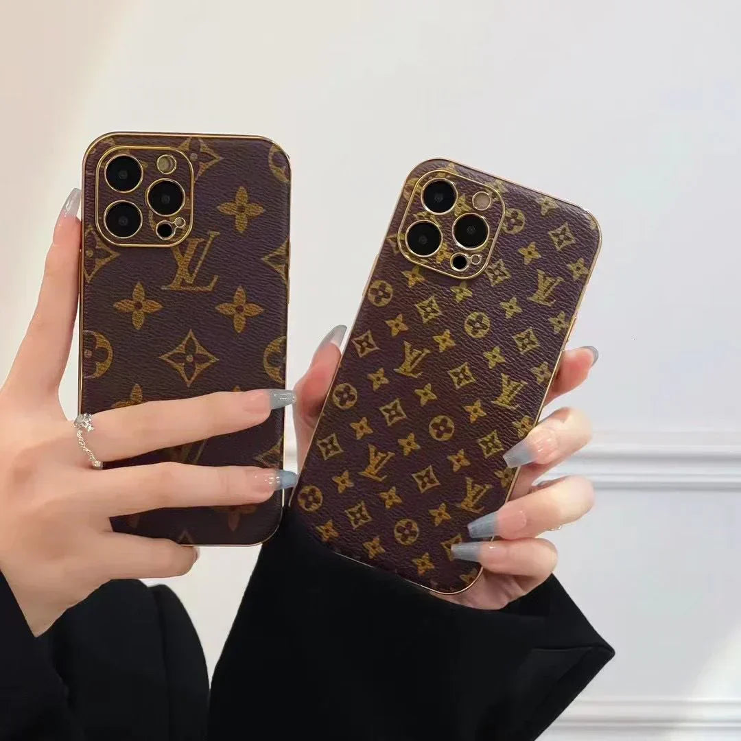 Luxury Monogram iPhone 17 Case – Elegant Designer Protection for Daily Use