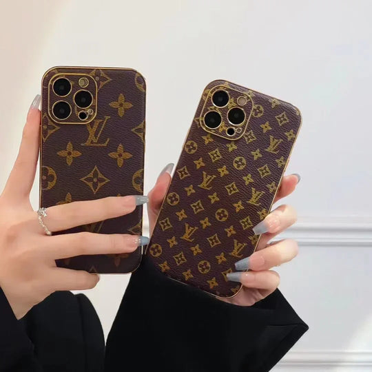Luxury Monogram iPhone 17 Case – Elegant Designer Protection for Daily Use