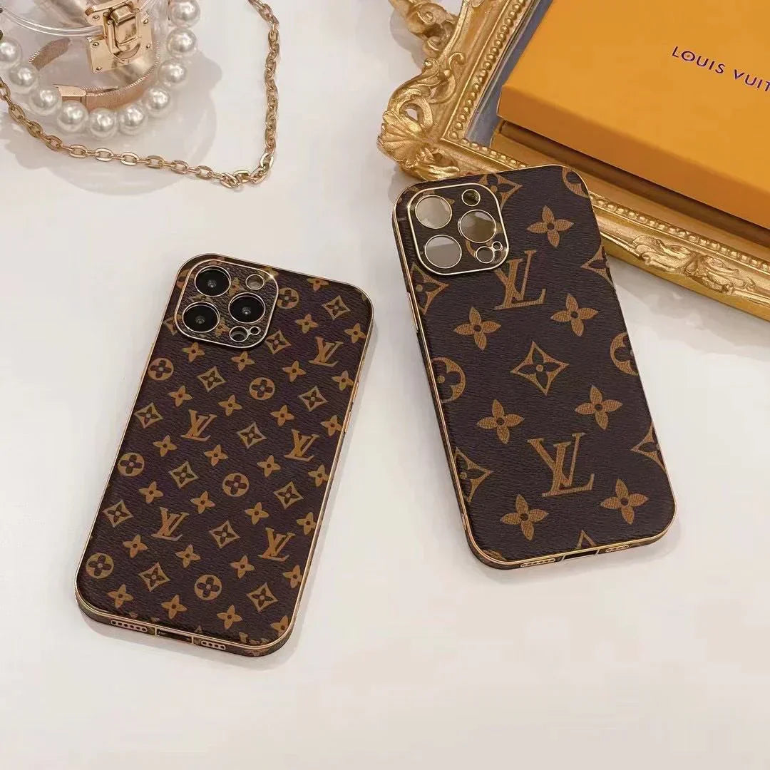 Luxury Monogram iPhone 17 Case – Elegant Designer Protection for Daily Use