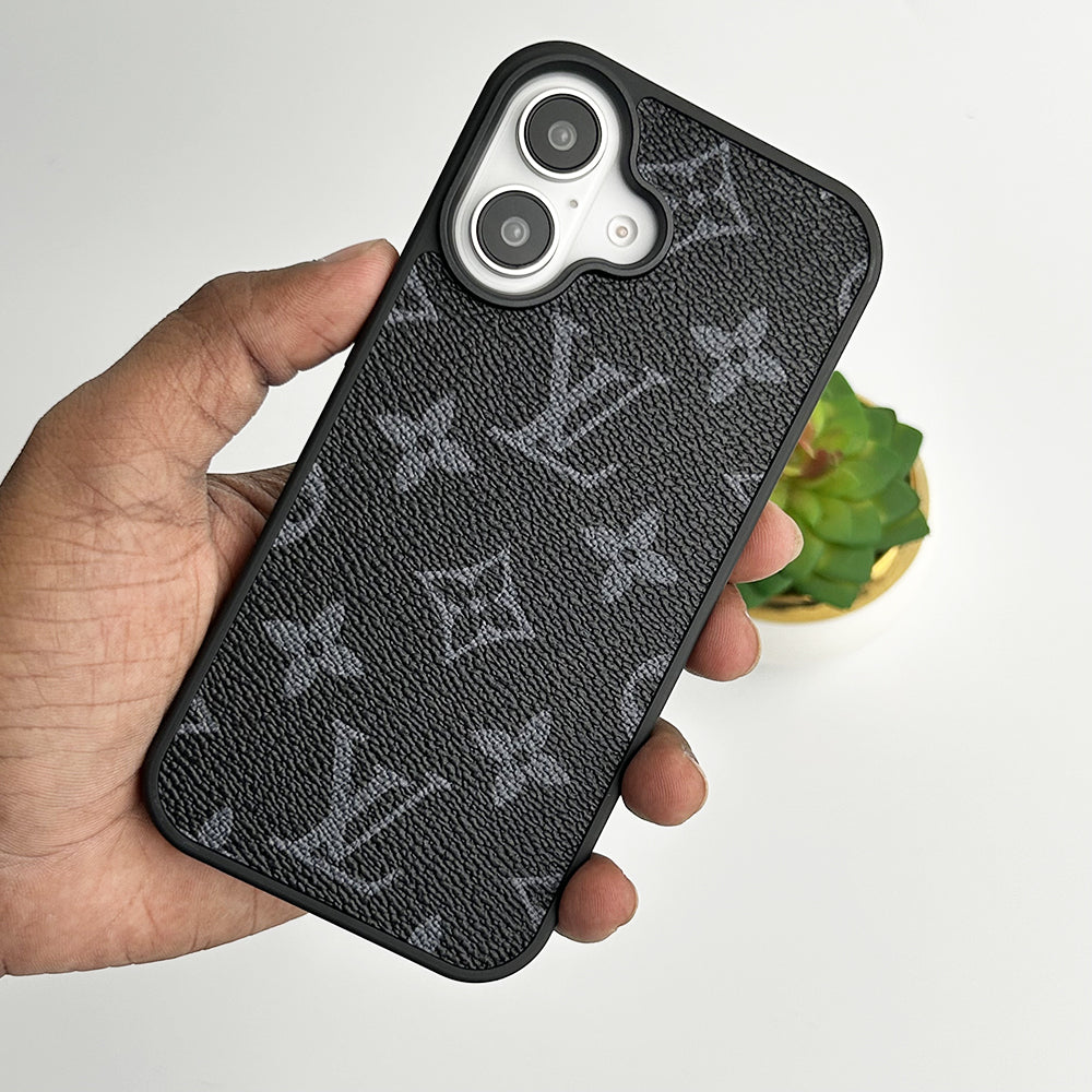 Designer Luxury iPhone 17 Pro Case – Monogram Style Cover