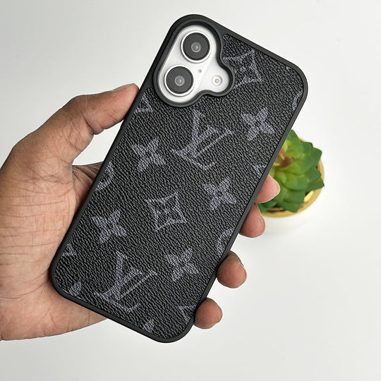 Designer Luxury iPhone 17 Pro Case – Monogram Style Cover