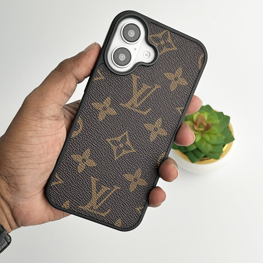 Designer Luxury iPhone 17 Pro Case – Monogram Style Cover