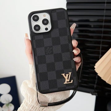 Luxury Hand Chain iPhone Case – Inspired Designer Cover for iPhone 17 Pro Max