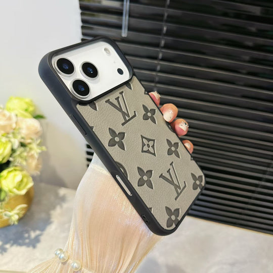 Luxury Style iPhone Case – Premium Designer Cover for iPhone 17 Pro / 16 / 15 / 14